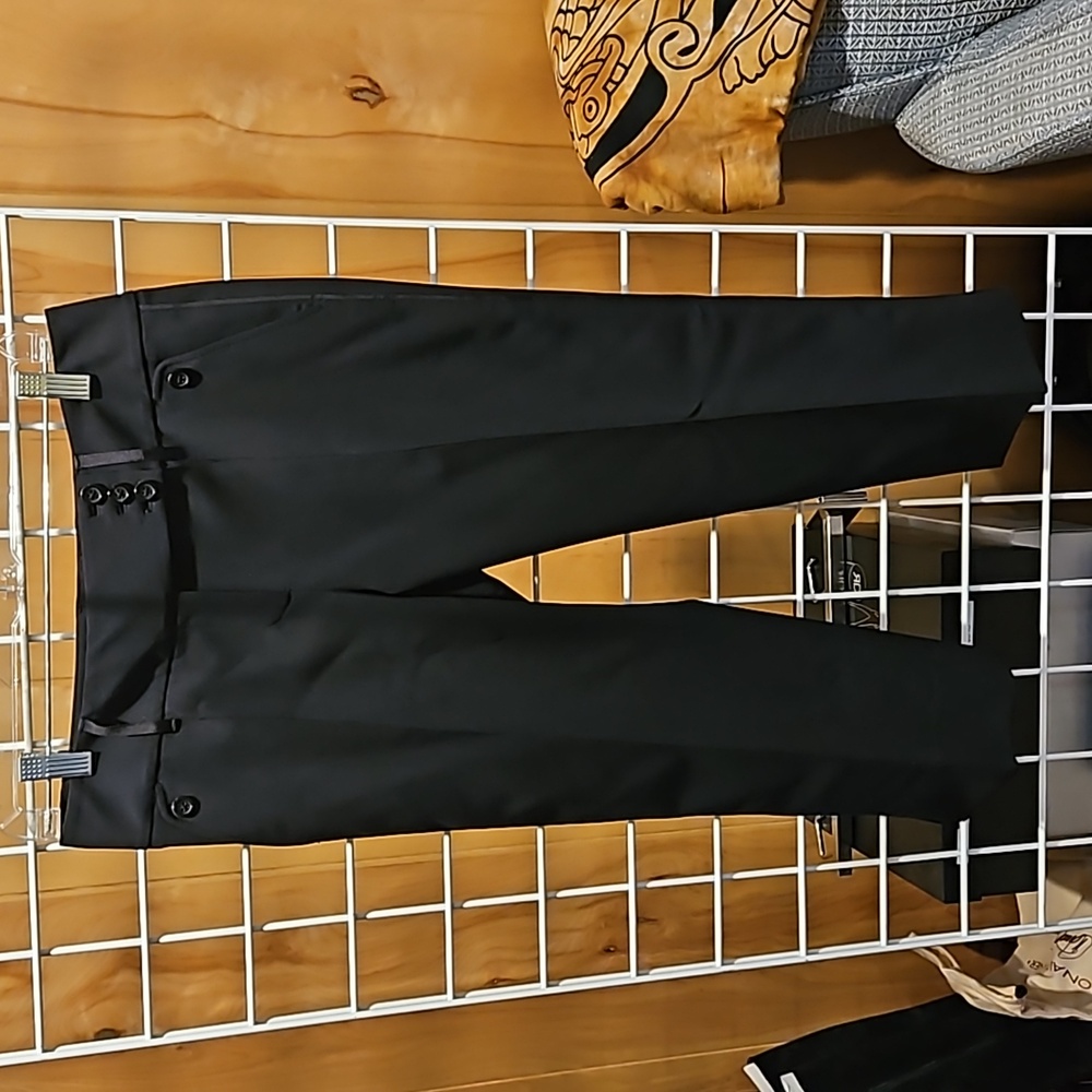 Fab Elie Tahari dress capris, tuxedo style